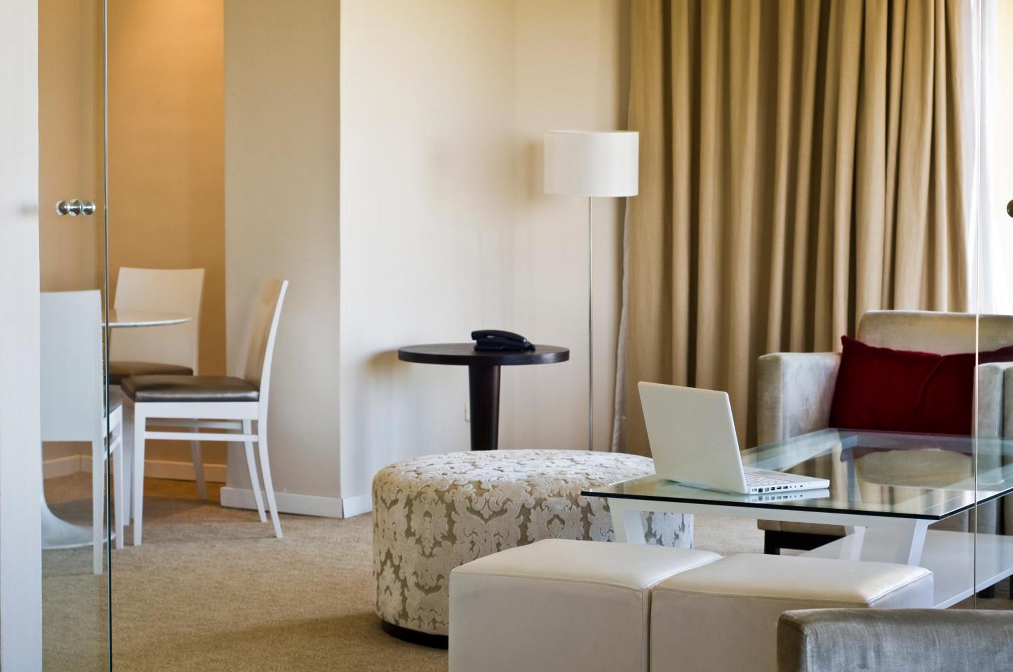 Royal Thalassa Монастир Экстерьер фото A living room at the hotel