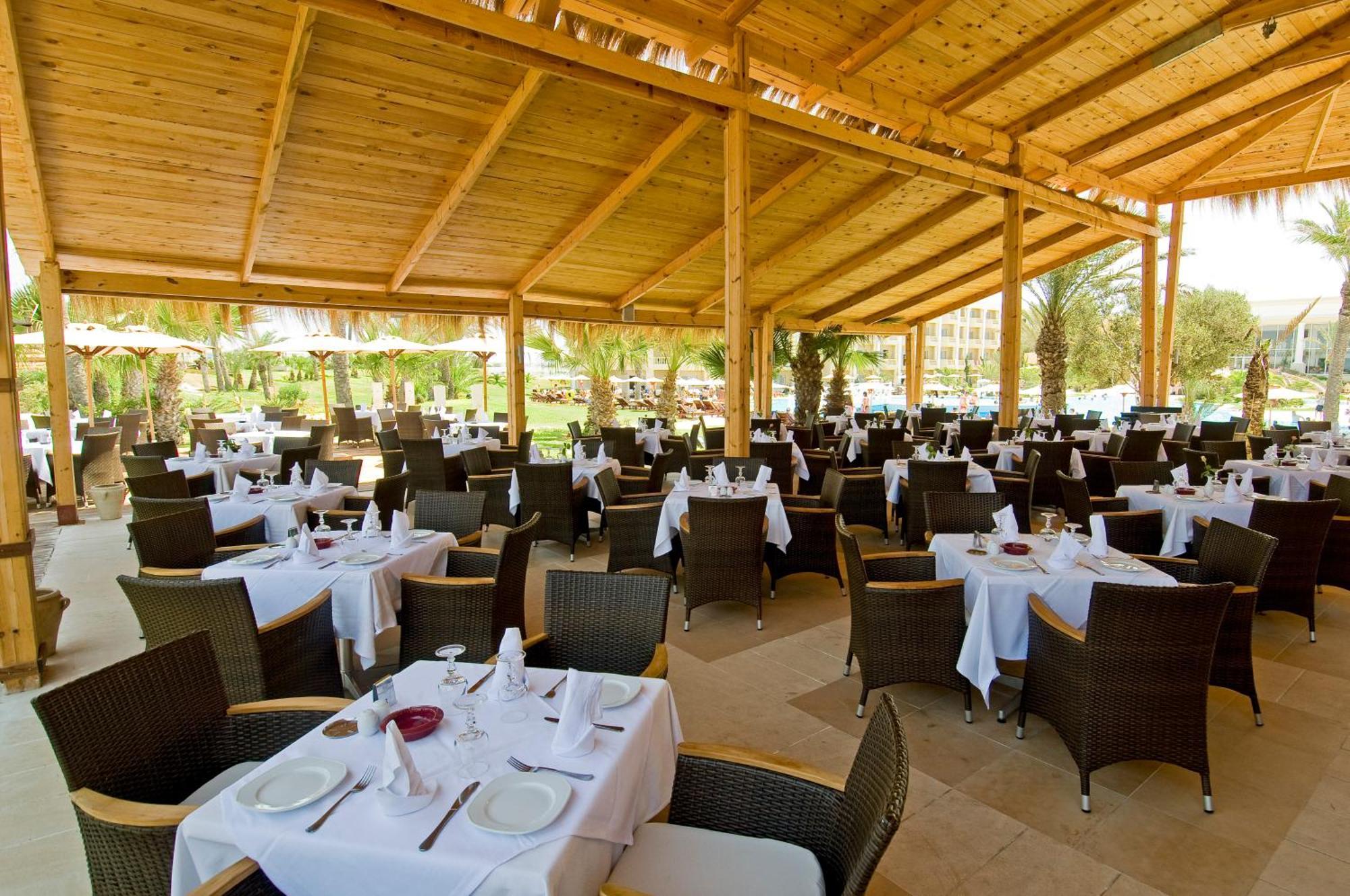 Royal Thalassa Монастир Экстерьер фото Restaurant at the Dead Sea