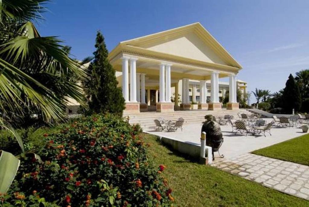Royal Thalassa Монастир Экстерьер фото The hotel's main entrance