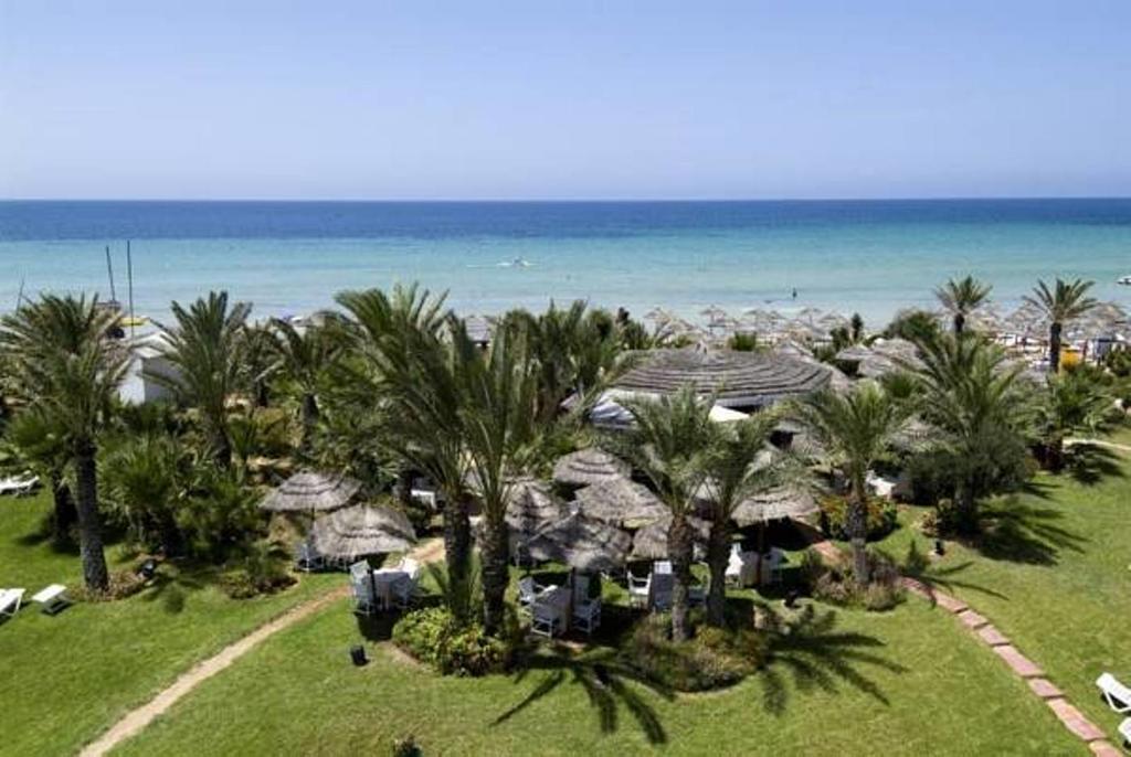 Royal Thalassa Монастир Экстерьер фото View of the beach