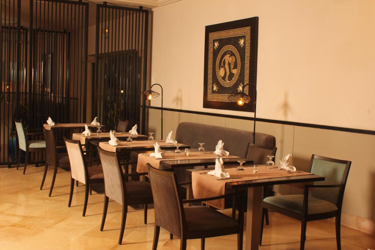 Royal Thalassa Монастир Экстерьер фото Restaurant
